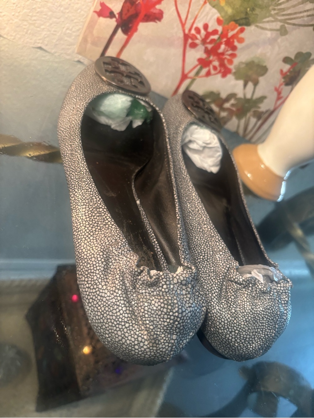 Tory Burch Silver Bluish Pebble-Print Logo Ballet Flats - Picture 3 of 7